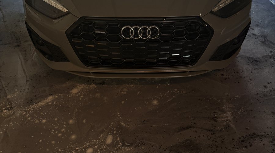 Garage — Showroom Detail